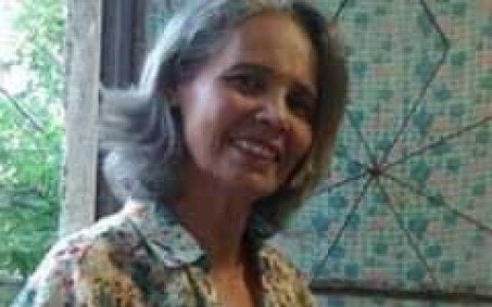 Corpo de mulher atingida por tiro em São Gonçalo é enterrado