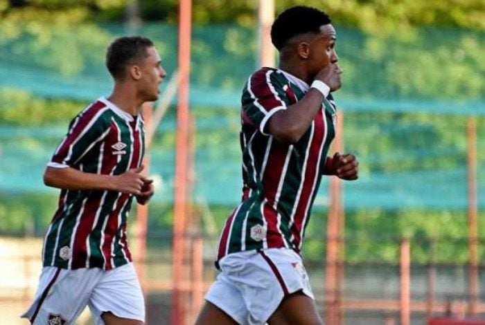 Fluminense vence Athletico e larga em vantagem na final do Campeonato Brasileiro sub-17