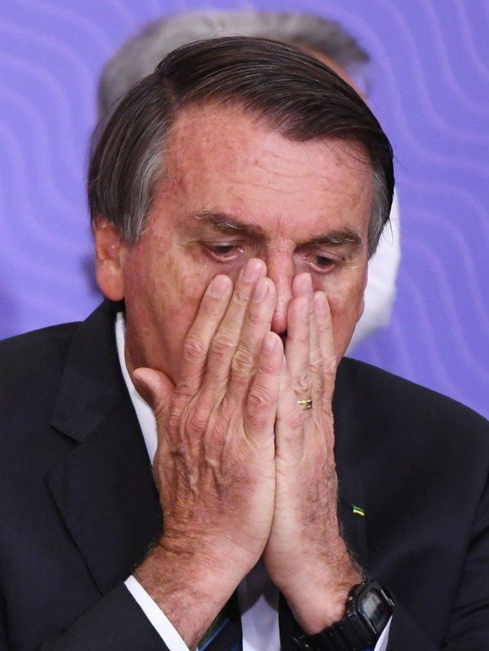A repercuss&atilde;o negativa do governo Bolsonaro esteve relacionada &agrave; gest&atilde;o da pandemia, &agrave; crise econ&ocirc;mica do Brasil e &agrave; viola&ccedil;&atilde;o a direitos humanos