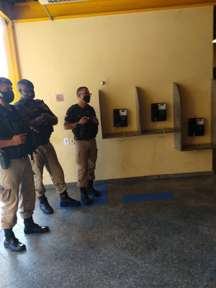 Guardas municipais prendem dois homens acusados de estelionato no camelódromo da Uruguaiana

