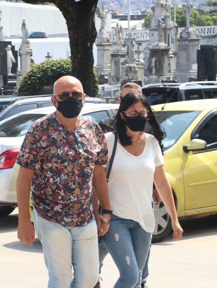 Ricardo Feghali chega ao velório