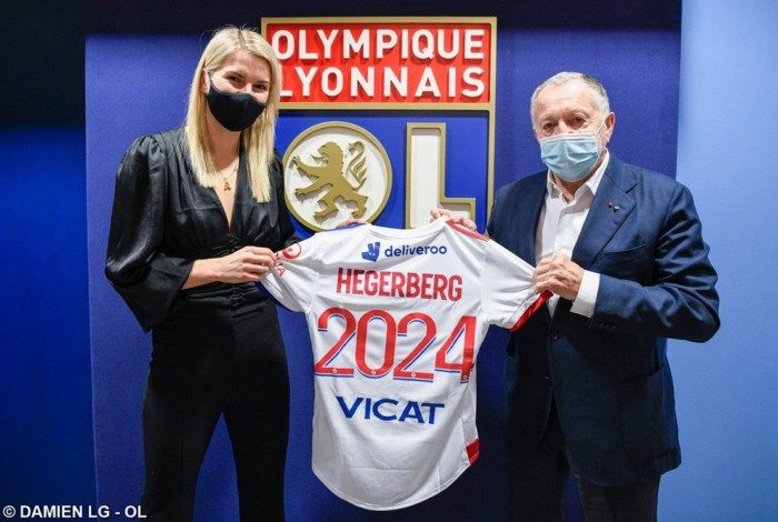 Ada Hegerberg renovou com o Lyon até 2024