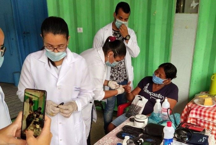Alunos do curso participam de ação social voltada para moradores do conjunto de favelas da Zona Norte do Rio