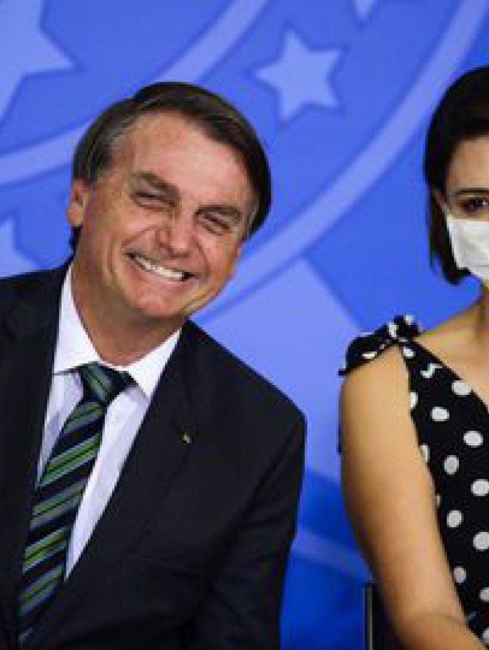Reportagem divulgada pela imprensa acusa a esposa do presidente Jair Bolsonaro de agir, pessoalmente, para favorecer empresas amigas e adeptas do bolsonarismo na pandemia