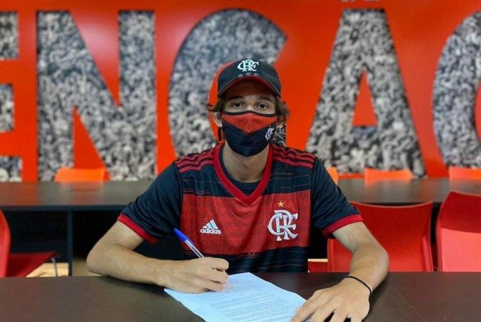 Werton assina contrato com o Flamengo