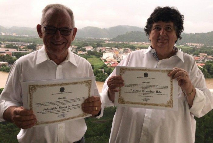 O prefeito eleito de Volta Redonda, Antônio Francisco Neto, e o vice, Sebastião Faria, foram diplomados nesta terça, dia 22