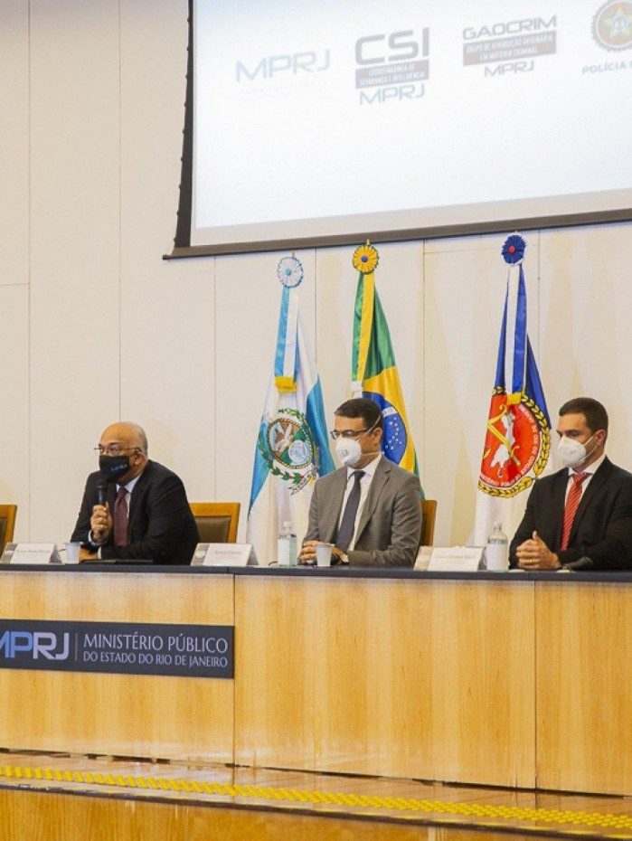 Investigadores do Ministério Público e Polícia Civil em entrevista coletiva sobre a prisão de Crivella e outros seis acusados