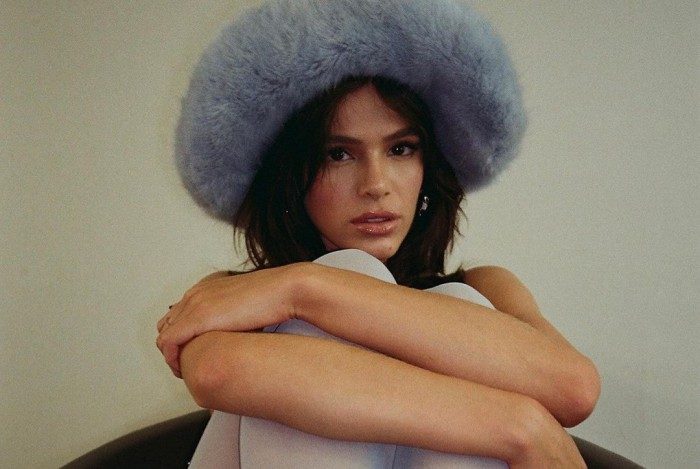 Bruna Marquezine sensualiza nas redes sociais