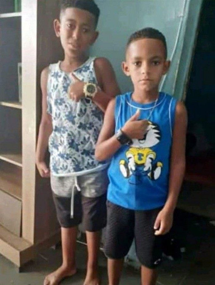 Alexandre o primo, Lucas (de camisa azul) - Arquivo Pessoal