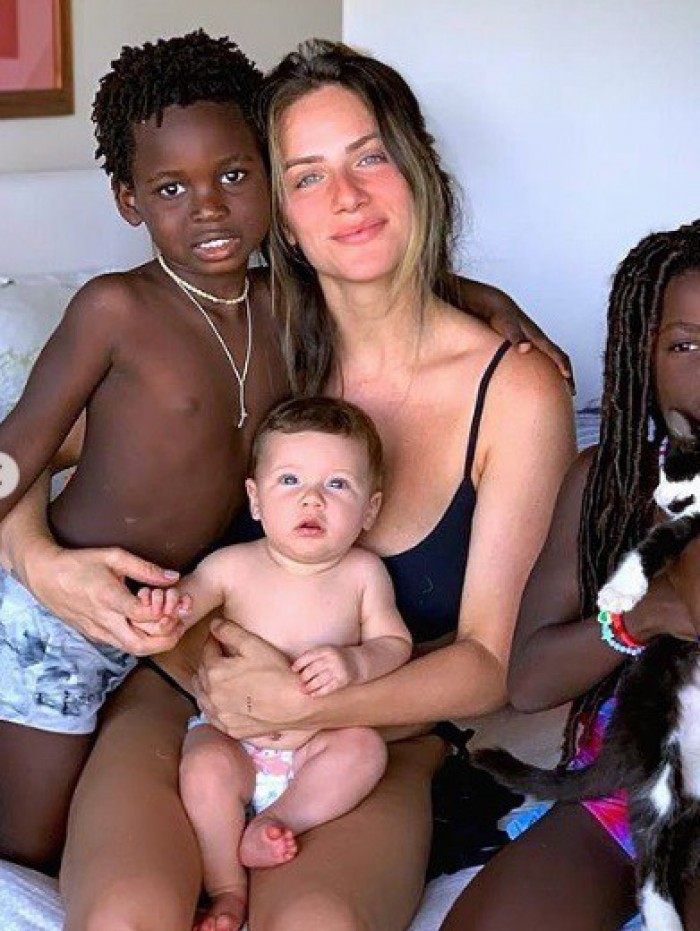 Giovanna Ewbank e os filhos