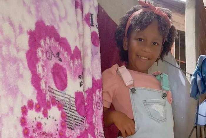 Alice Pamplona da Silva de Souza, de apenas 5 anos, foi vítima de bala perdida na virada do ano de 2021