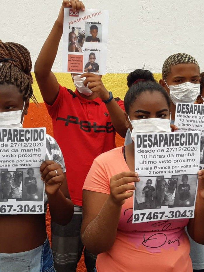 Familiares e amigos das crian&ccedil;as desaparecidas j&aacute; fizeram protestos