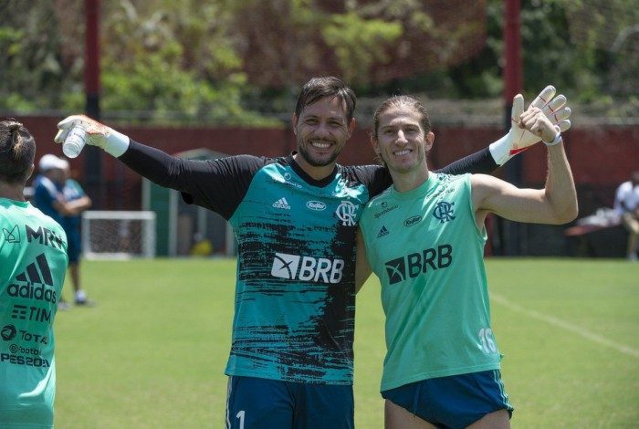 Diego Alves e Filipe Luís em treino do Flamengo
