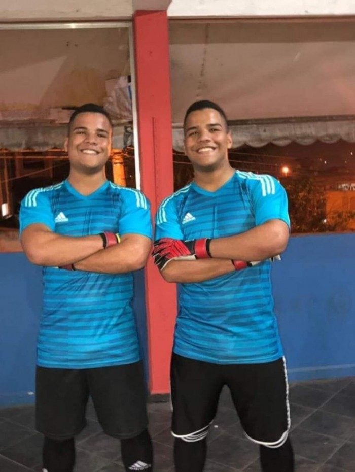 Diogo e Diego foram arrastados pela correnteza na madrugada desta terça-feira na Praia do Arpoador 