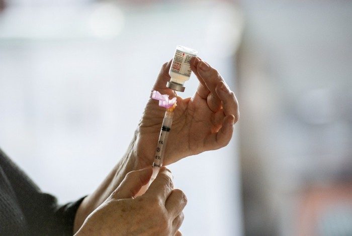A vacina da Moderna mostrou eficácia de 94,1% em estudos de fase três 