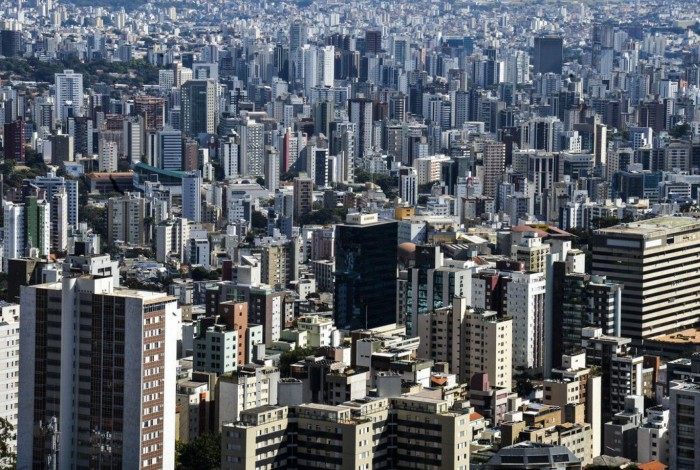 Prefeito de Belo Horizonte decretará lockdown na segunda-feira