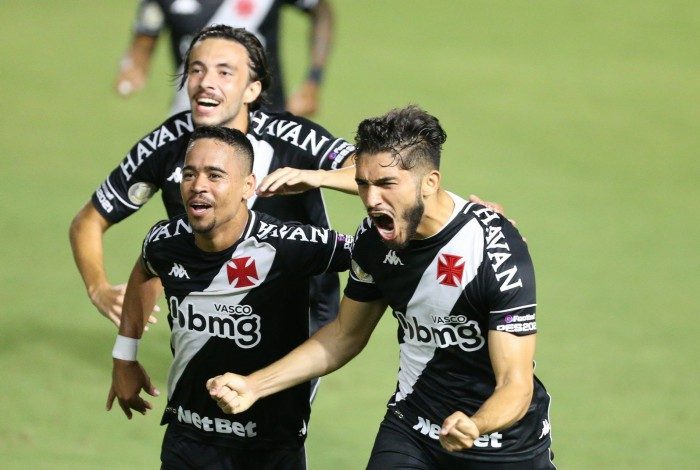 Vasco e Botafogo se enfrentam  pelo Campeonato Brasileiro, rodada 29. Gol do Andrey