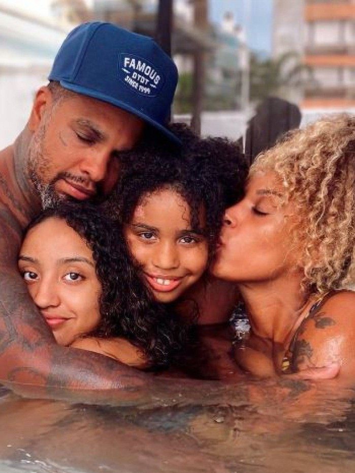 Rodriguinho, Nanah e as filhas