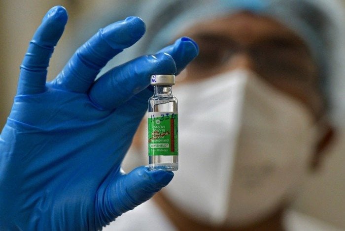 Vacina desenvolvida pela AstraZeneca/Universidade de Oxford contra a covid-19