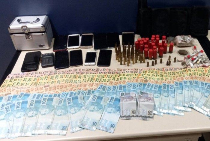 Material encontrado na casa da mulher