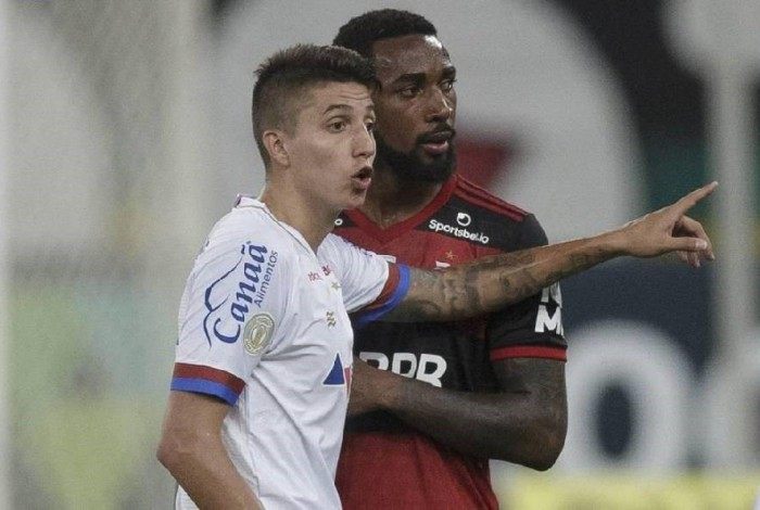 Gerson em ação contra o Bahia, Ramírez. Alexandre Vidal/Flamengo