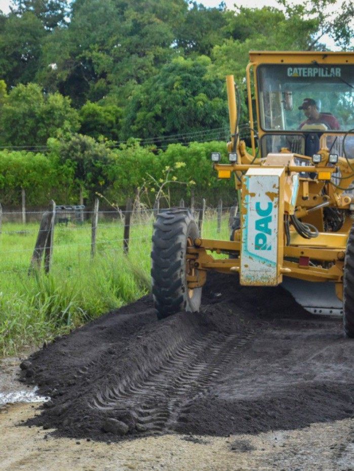 Estradas rurais receberam servi&ccedil;os de manuten&ccedil;&atilde;o