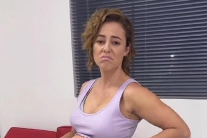 Em brincadeira, Paolla Oliveira aprece grávida e assusta fãs