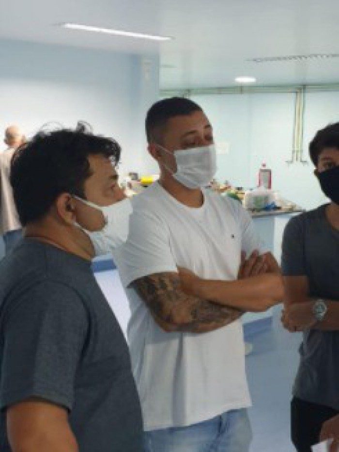 Da esquerda para a direita: Jocimar, Gil Torres, Guilherme Farias e Carlos Zóia em inspeção no HMSFX