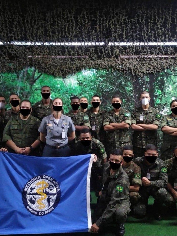 Ex&eacute;rcito 'pinta' m&aacute;scaras digitais em soldados em treinamento