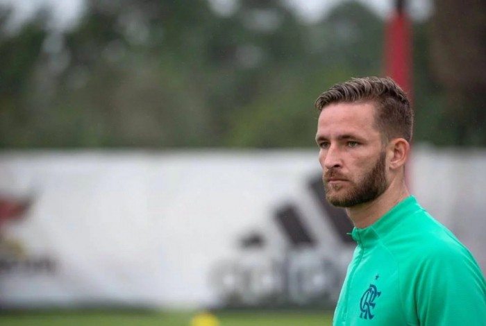 Léo Pereira está sem espaço no Flamengo