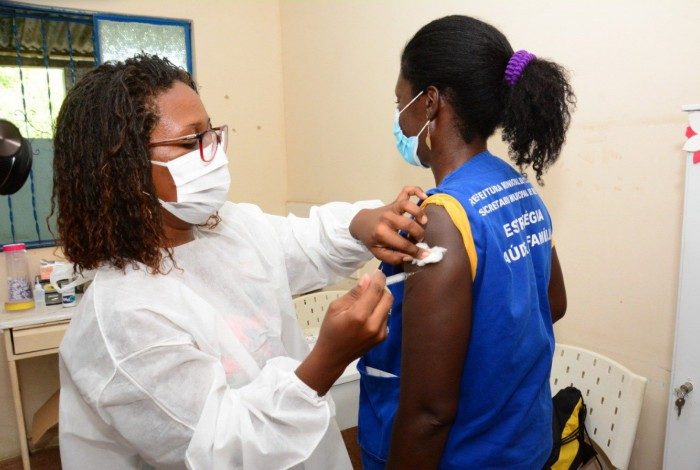 Prefeitura de Itaboraí recebeu 2.080 doses da vacina produzida pela parceria Oxford/AstraZeneca
