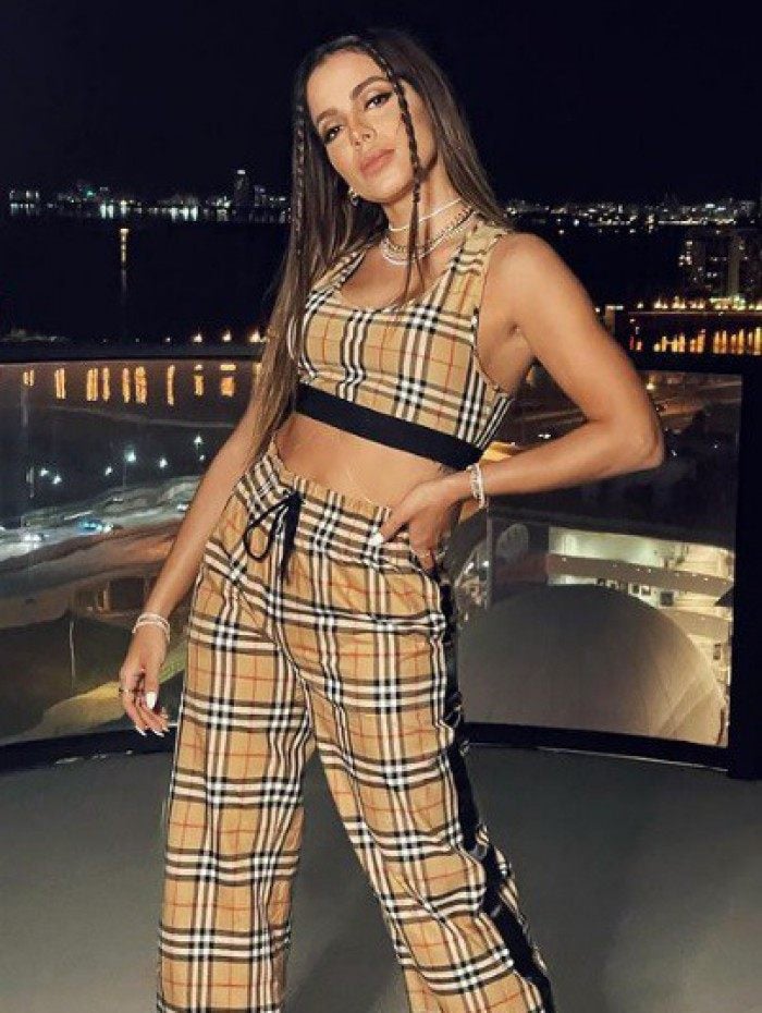 Anitta: tranças finas - fotos reprodução do instagram
