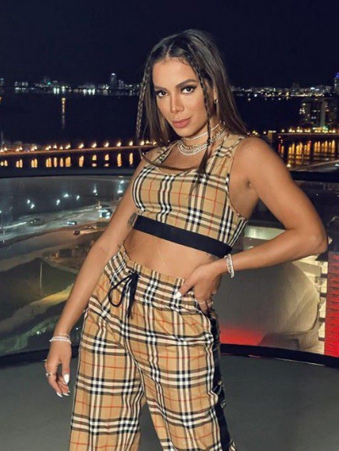 Anitta: tranças finas