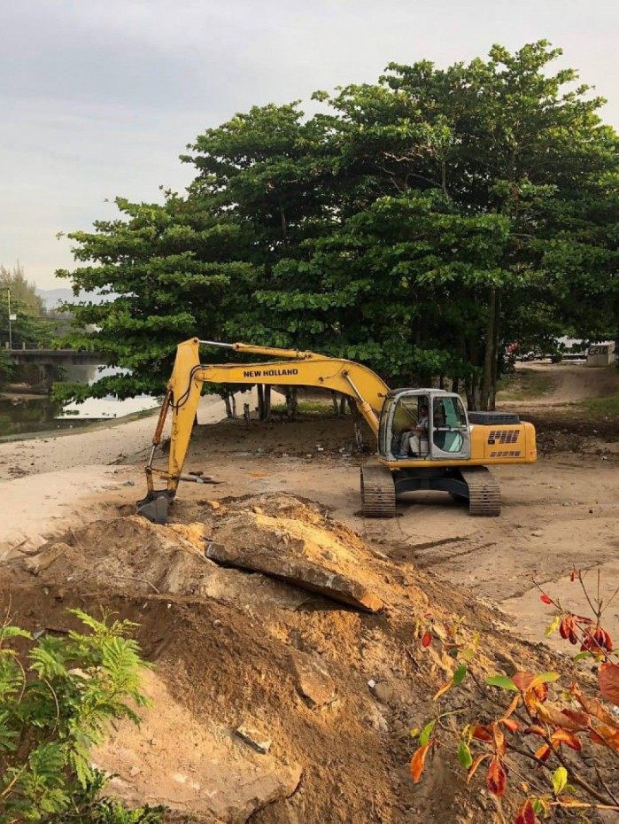 Estacionamento irregular fechado no Recreio