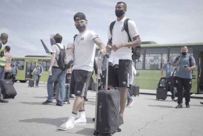 Santos embarca para o Rio