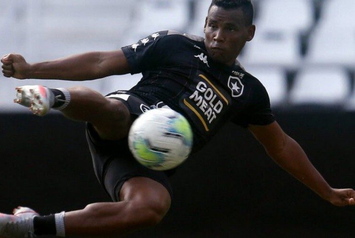 Éder Bessa não é mais jogador do Botafogo