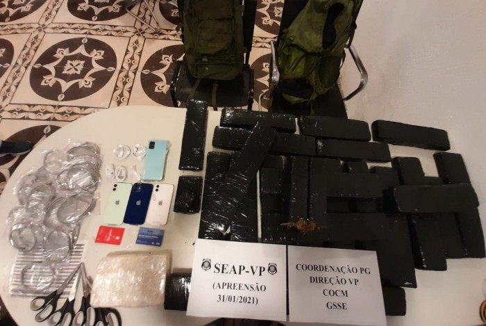 Material apreendido durante a ação