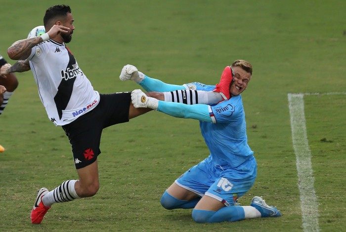 Vasco enfrenta o Bahia pela 33 rodada do Campenato Brasileiro no estádio de São Januário.
