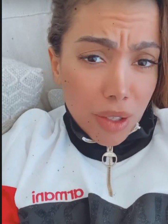 Anitta - reprodução de vídeo
