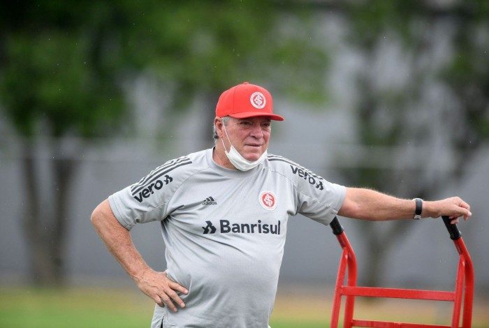 ABEL BRAGA: o experiente treinador fez seu último trabalho no Internacional. Com o Colorado, brigou pelo título brasileiro de 2020 até a última rodada e classificou o time para a Libertadores, mas deixou o clube em fevereiro de 2021.
