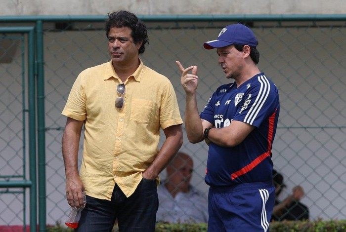 Raí (E) e Fernando Diniz não resistiram ao momento ruim do São Paulo na temporada