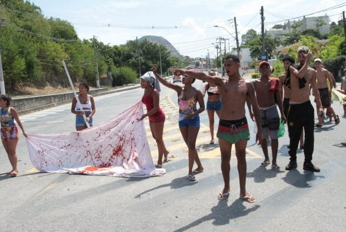 Moradores fazem protesto pela morte de Ana Clara, de 5 anos | Crédito Pedro Conforte / Plantão Enfoco