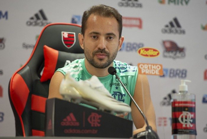 Everton Ribeiro
