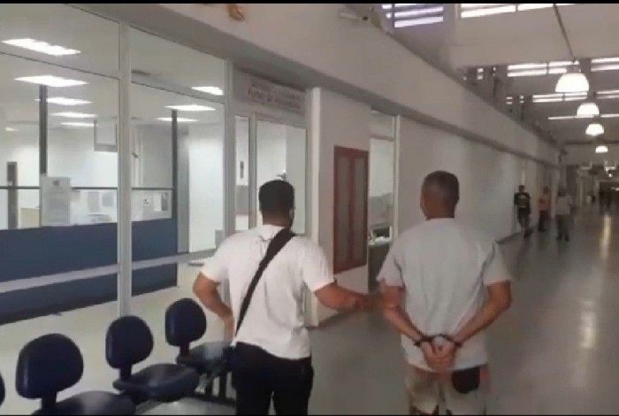 Miliciano é detido por agentes da Delegacia de Roubos e Furtos de Automóveis (DRFA)
