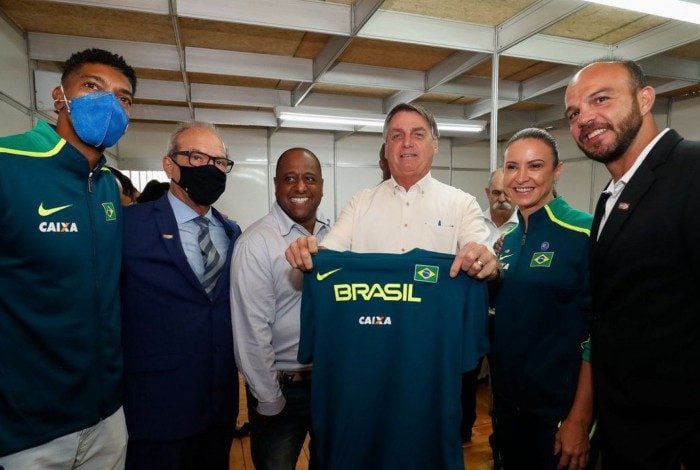 Bolsonaro em inauguração de centro de treinamento no Paraná