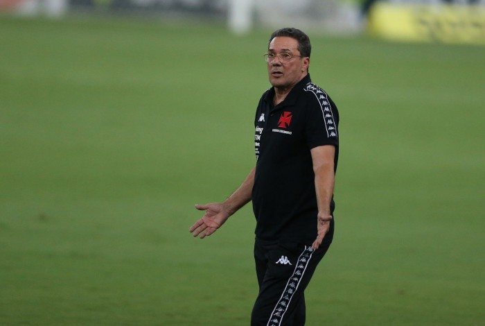 Flamengo e Vasco duelam pela 34 rodada do Campeonato Brasileiro. Vanderlei Luxemburgo