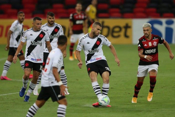 Flamengo e Vasco duelam pela 34 rodada do Campeonato Brasileiro