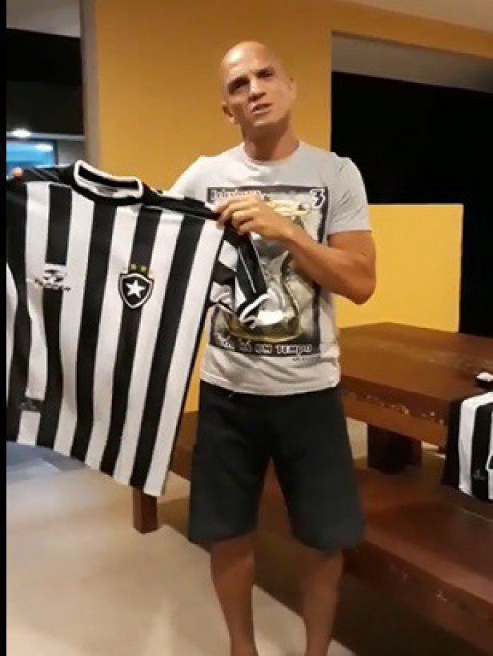 Sandro marcou época no Botafogo