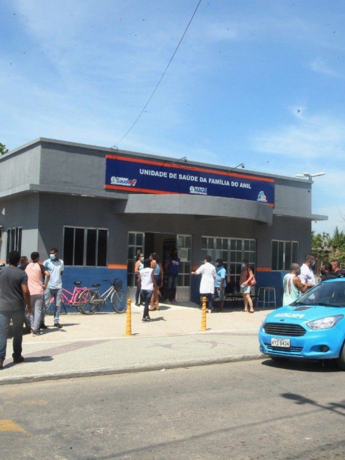 Fotos da imuniza&ccedil;&atilde;o na Baixada Fluminense. - Estefan Randovicz