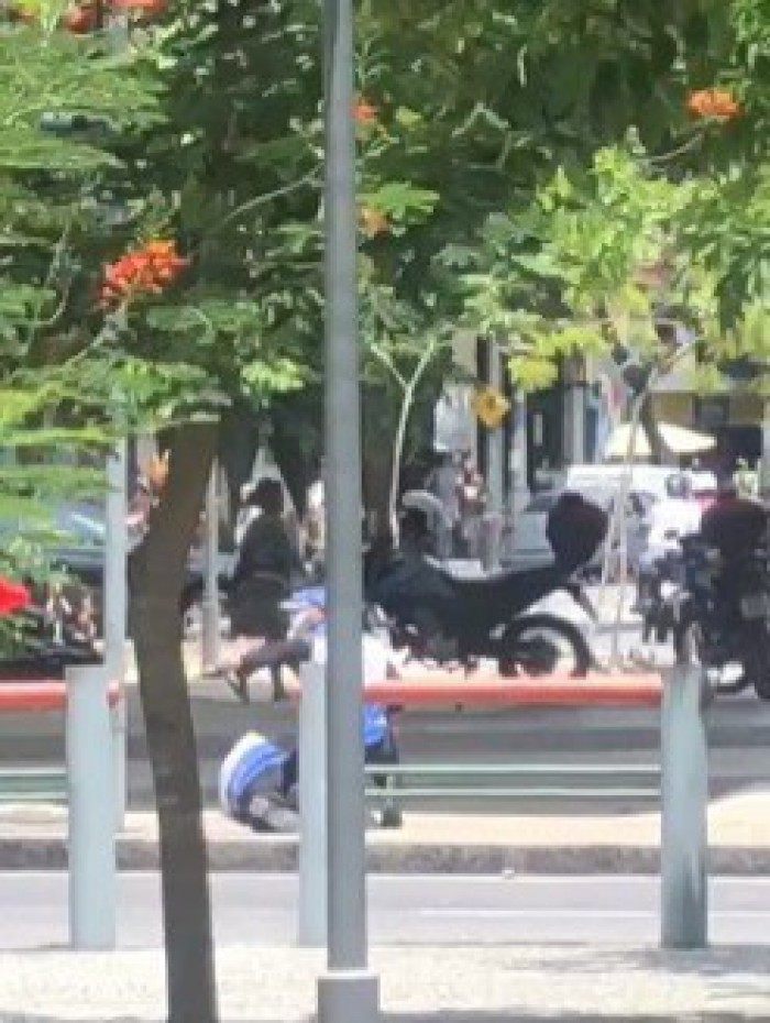 Policial é baleado em Laranjeiras, Zona Sul do Rio - Reprodução